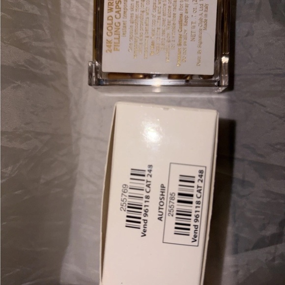 Signature Club A 24K Gold Wrinkle Filling Capsules 0.7 oz NIB - Picture 5 of 5